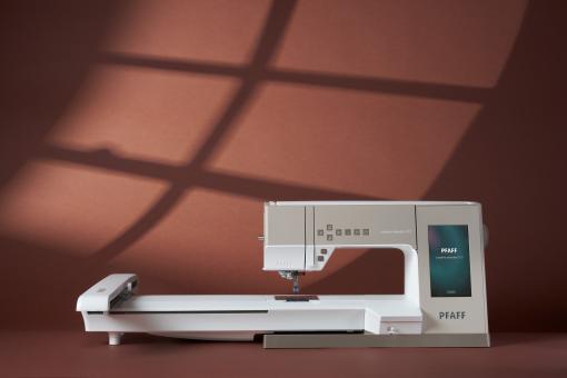 Pfaff creative elevate 680 